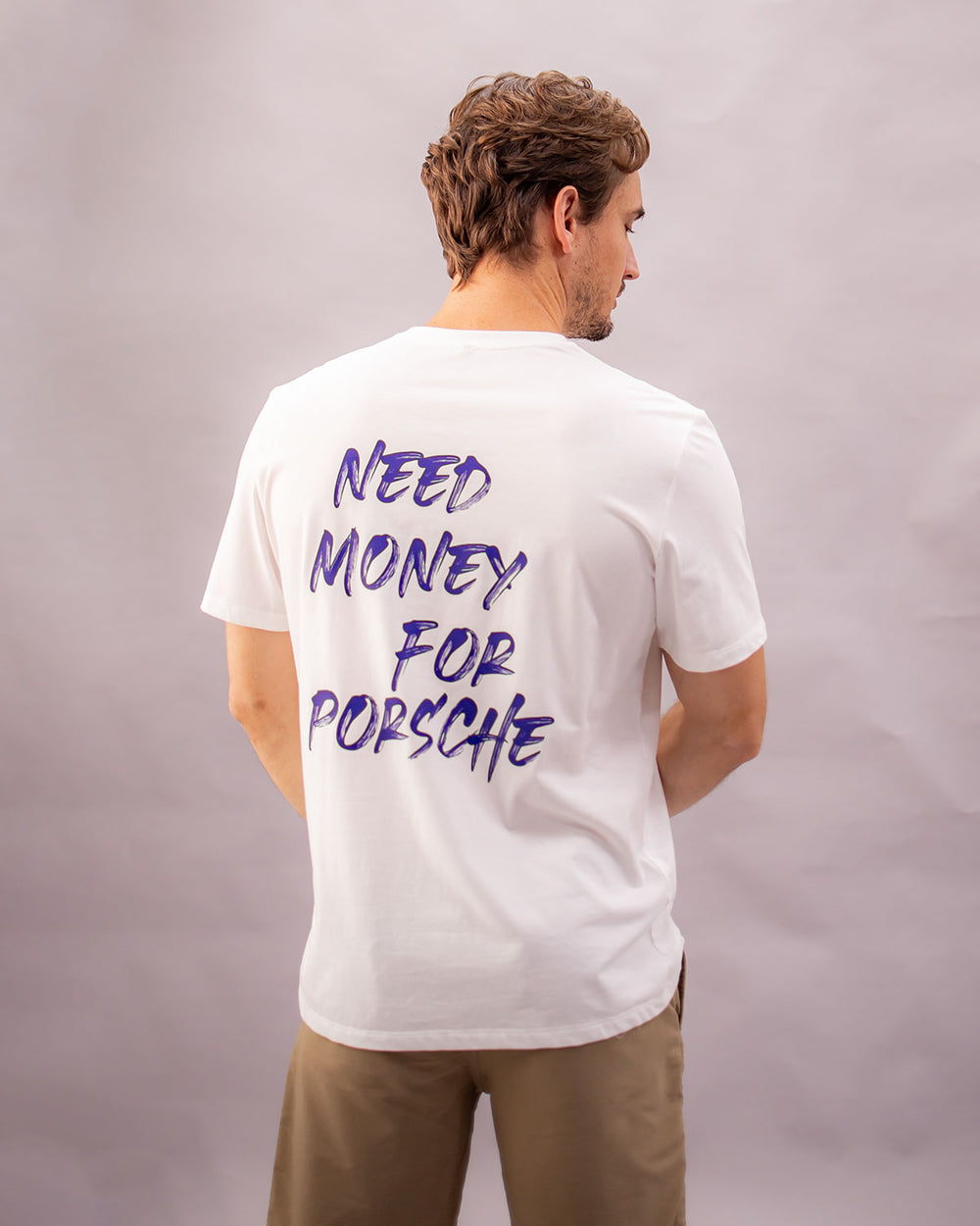 Camiseta Need Money For Porsche - Off White